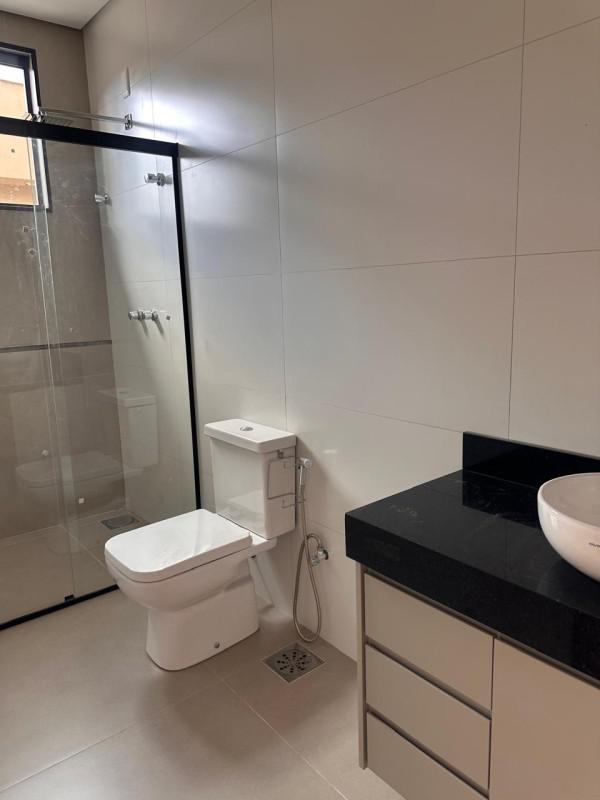 Casa, Água Limpa, 3 Quartos, 4 Vagas, 3 Suítes