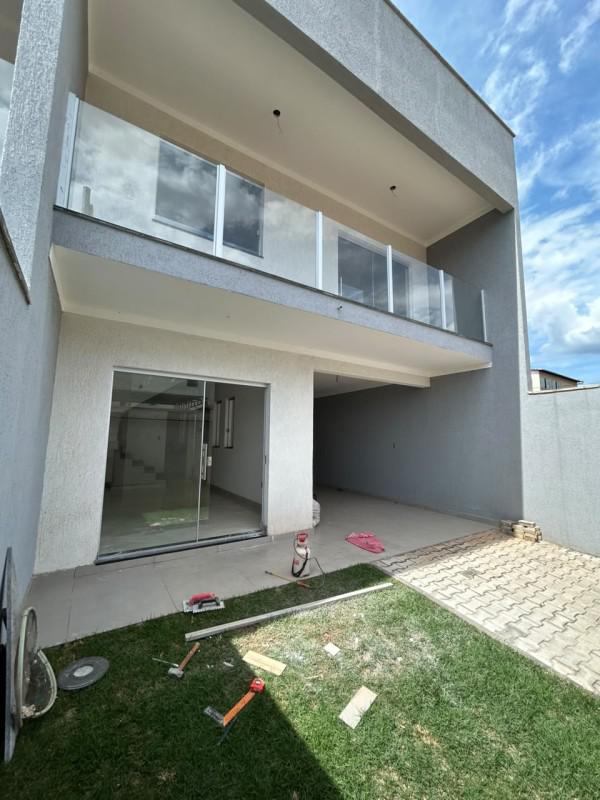 Casa, Centro, 3 Quartos, 2 Vagas, 1 Suíte