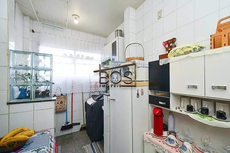 Apartamento, Sagrada Família, 2 Quartos, 1 Vaga, 1 Suíte