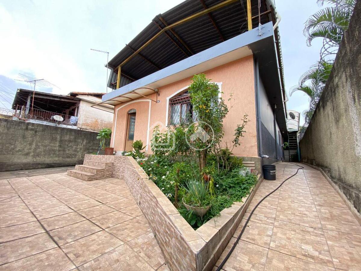 Casa, Dom Bosco, 3 Quartos, 8 Vagas