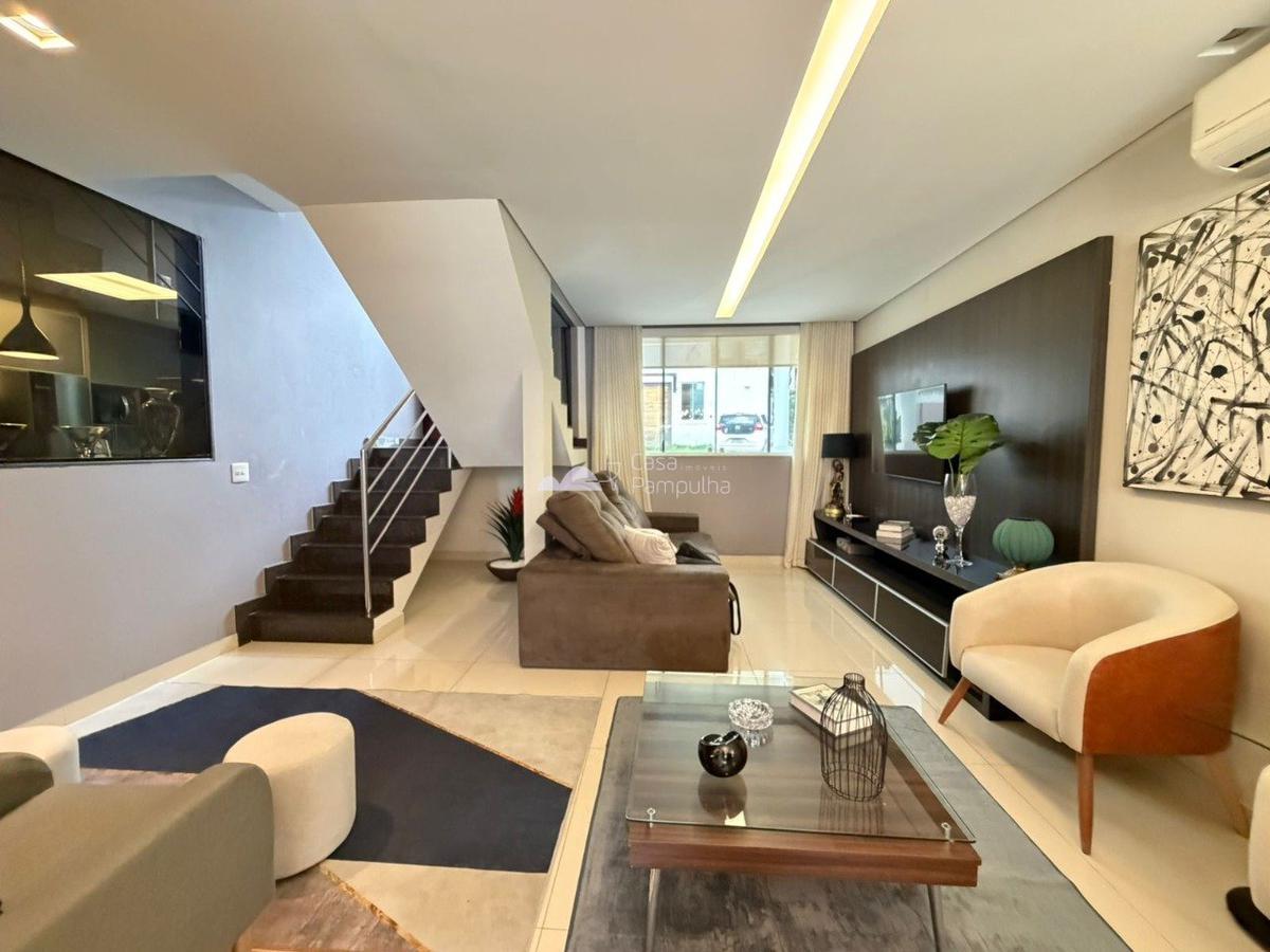 Casa, Trevo, 4 Quartos, 2 Vagas, 2 Suítes