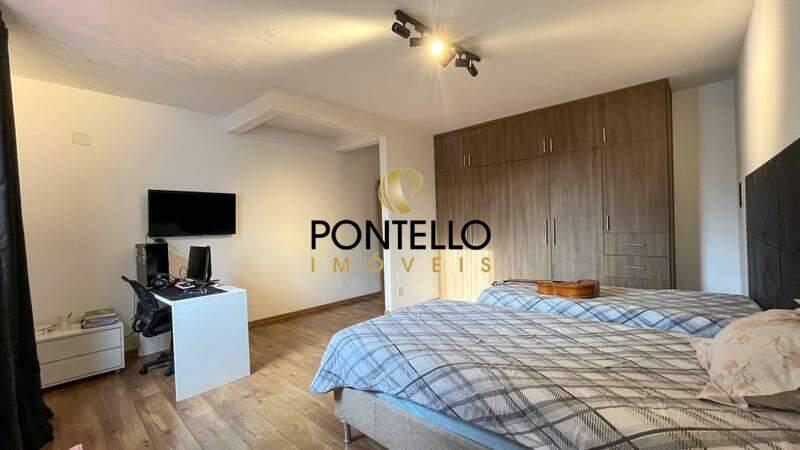 Casa, Castelo, 5 Quartos, 3 Vagas, 1 Suíte