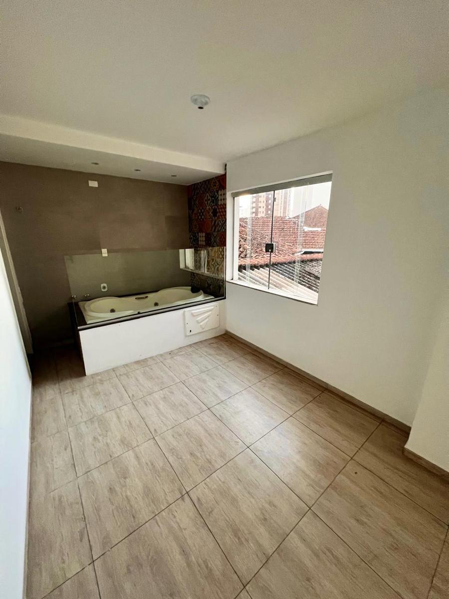 Sala, Centro, 2 Quartos, 0 Vaga, 1 Suíte