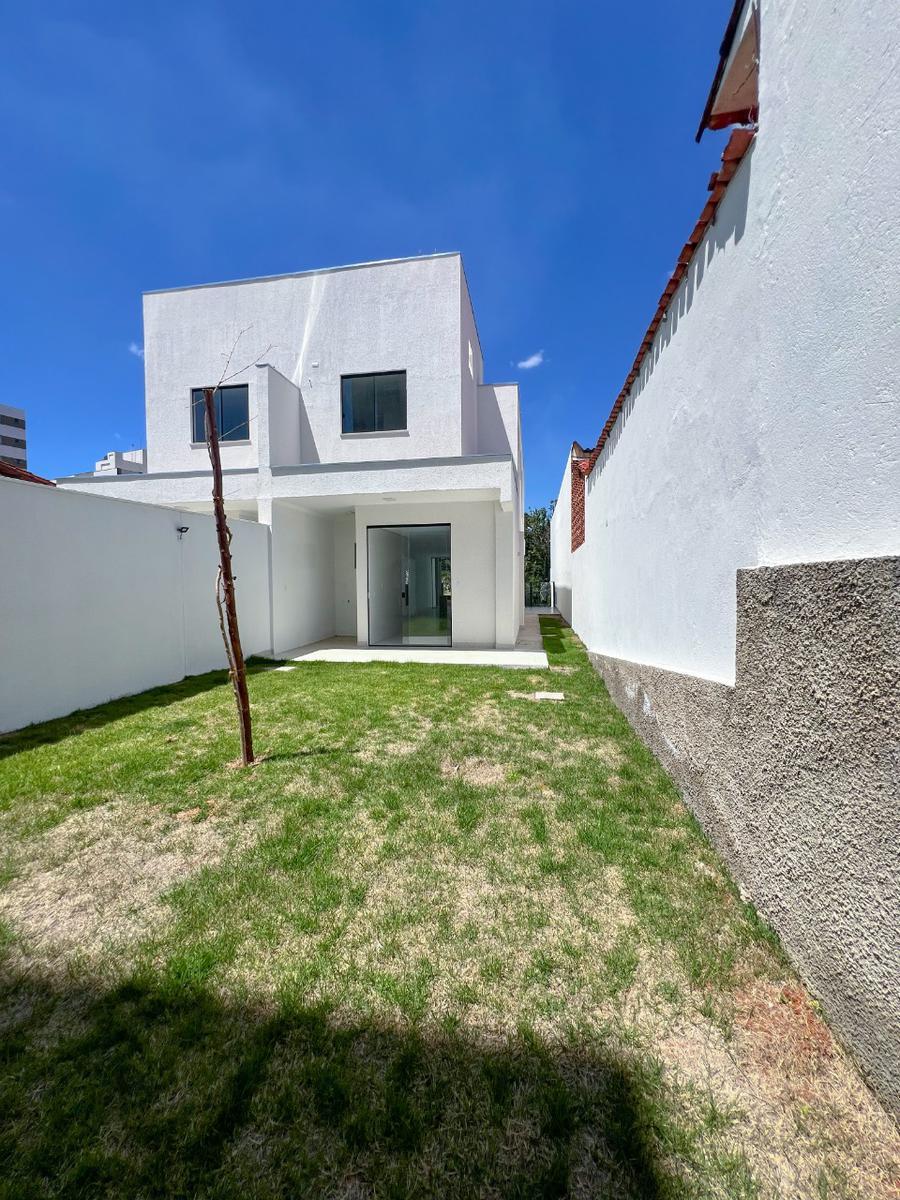 Casa, Planalto, 3 Quartos, 4 Vagas, 3 Suítes