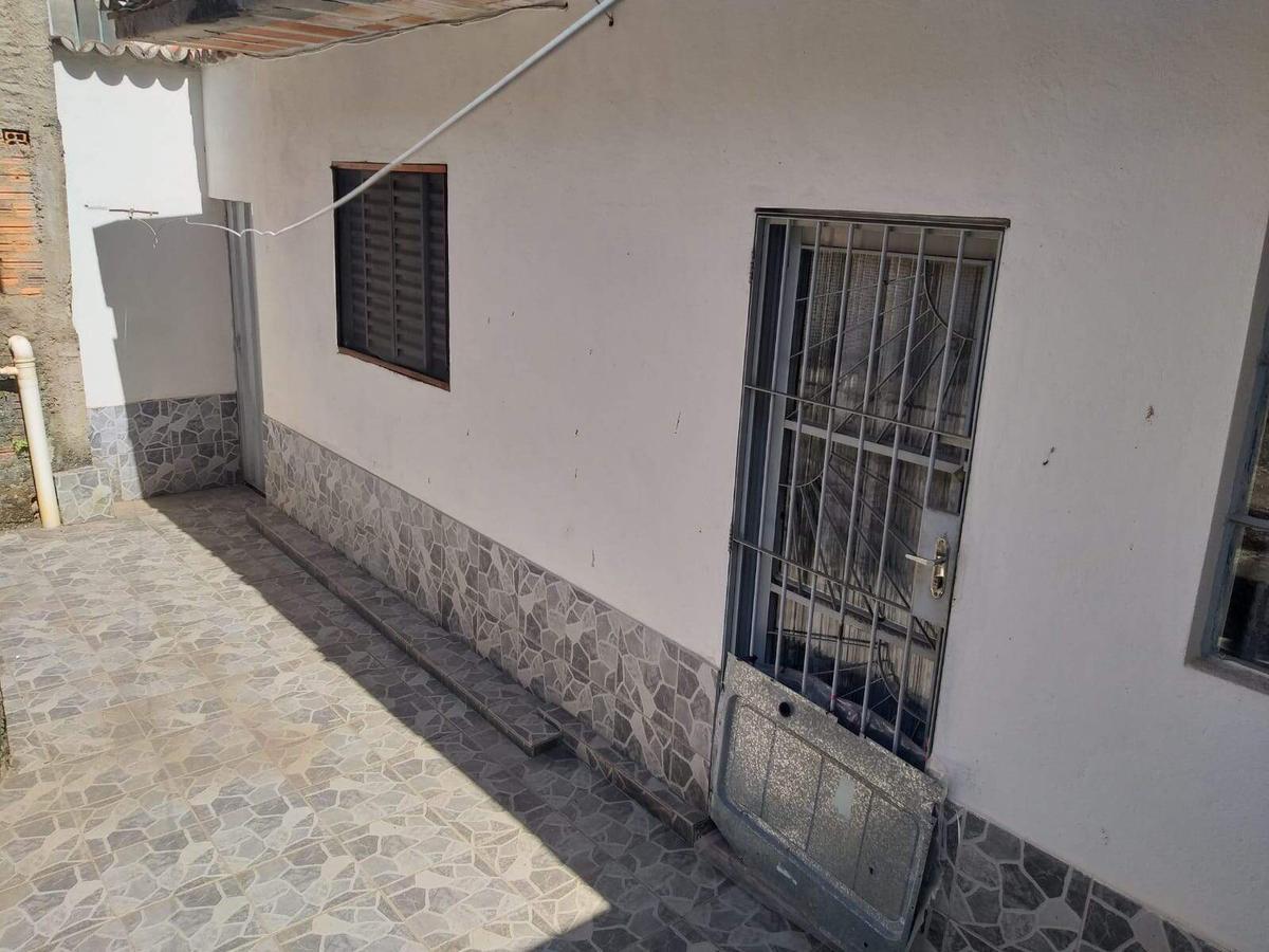 Casa, Jardim América, 2 Quartos, 0 Vaga