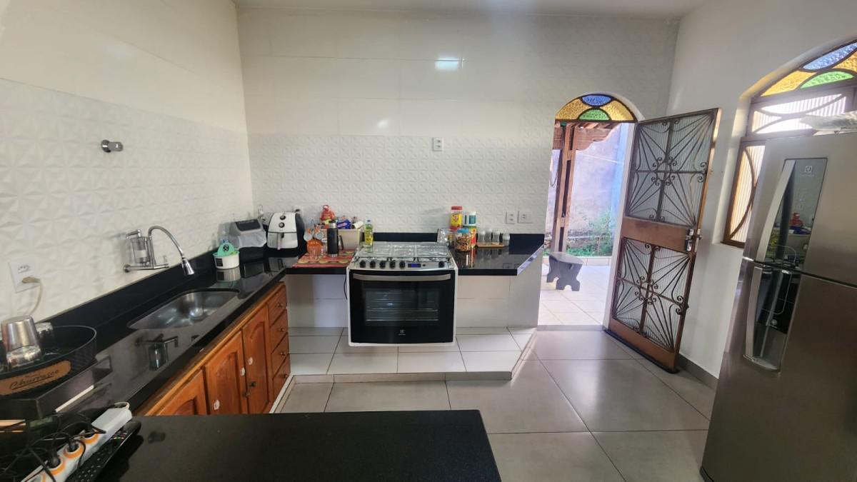 Casa, Jardim Pérola, 3 Quartos, 2 Vagas, 1 Suíte