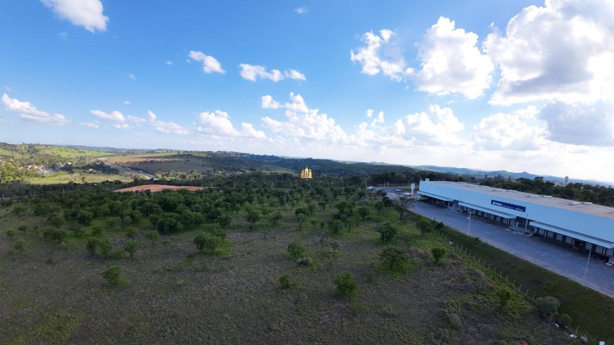 Galpão, Universitário, 0 Quarto, 0 Vaga