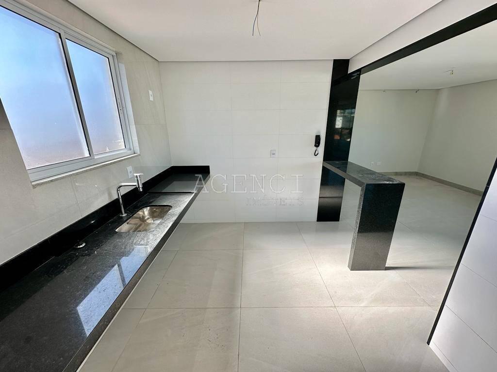 Cobertura, Serrano, 4 Quartos, 0 Vaga, 1 Suíte