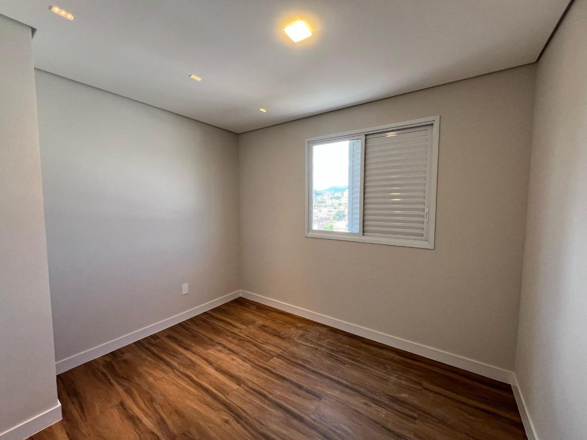 Apartamento, Sagrada Família, 3 Quartos, 2 Vagas, 1 Suíte