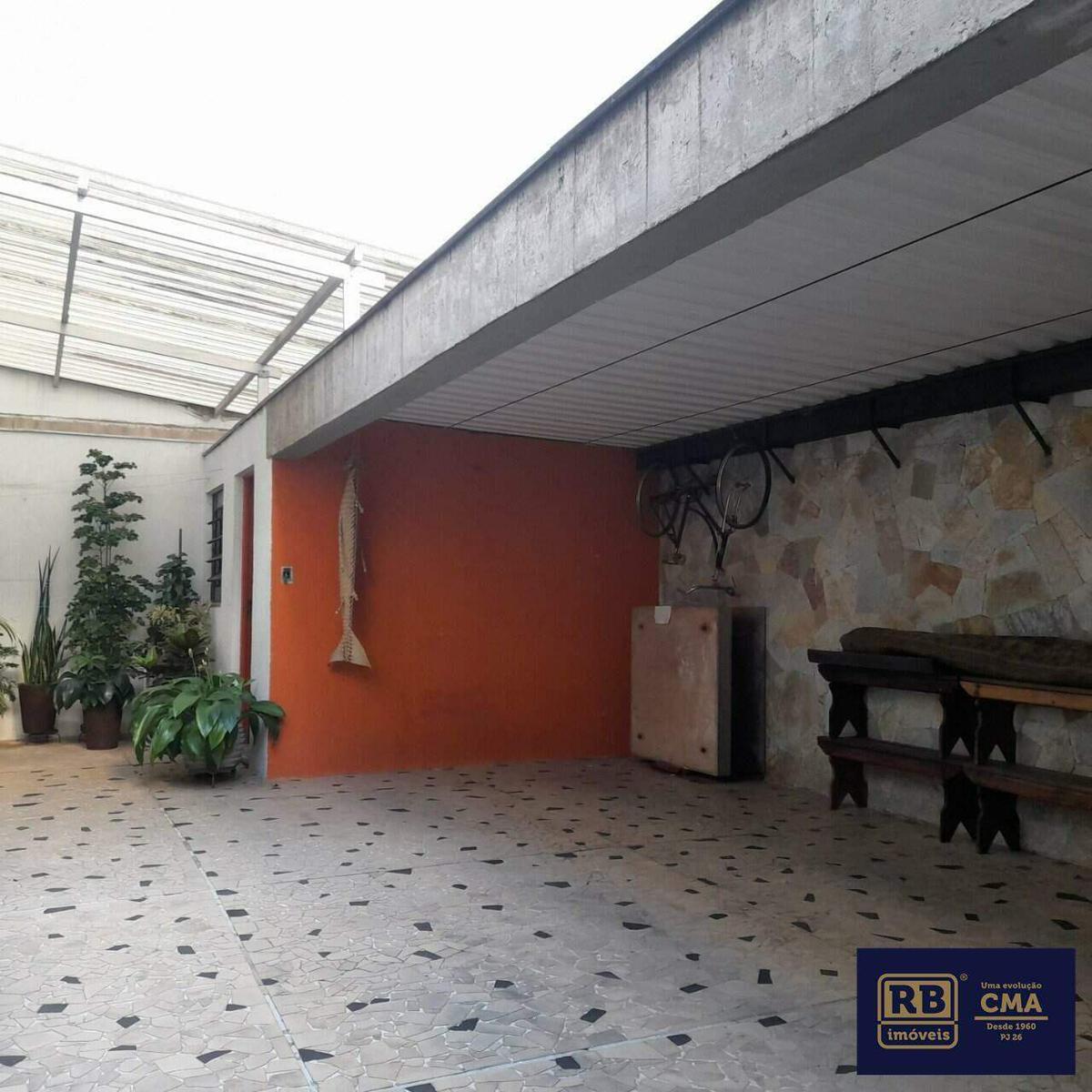 Casa, Funcionários, 5 Quartos, 4 Vagas, 1 Suíte