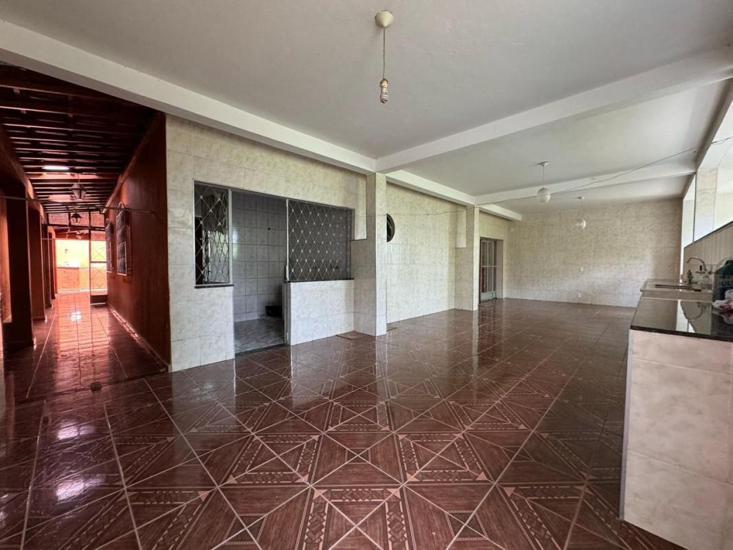 Casa, Petrópolis (barreiro), 4 Quartos, 3 Vagas, 2 Suítes