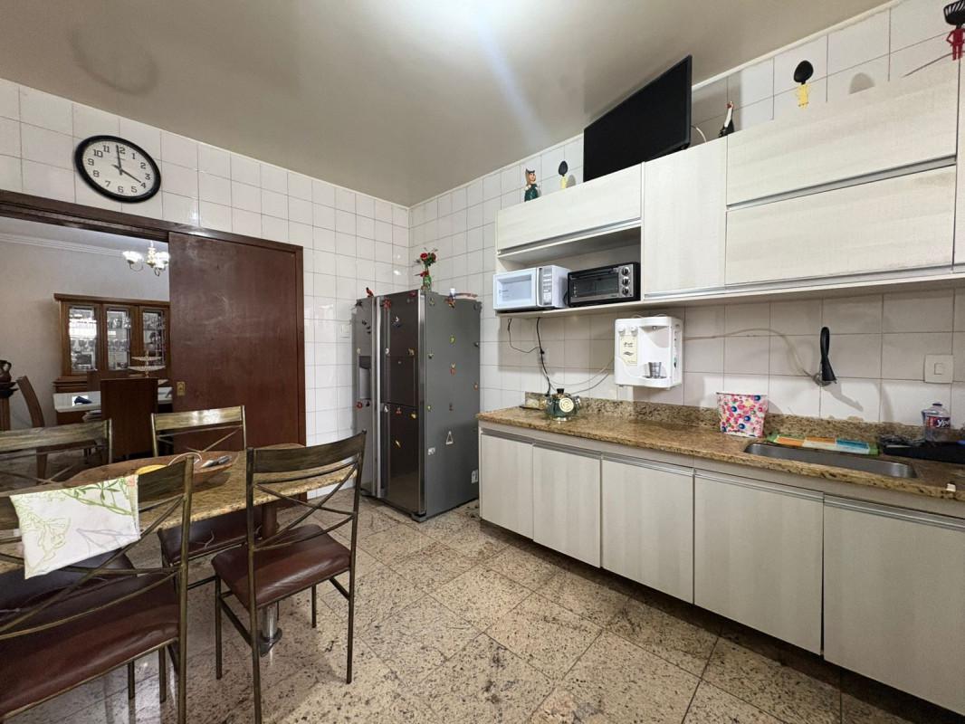 Casa, Dona Clara, 3 Quartos, 4 Vagas, 1 Suíte