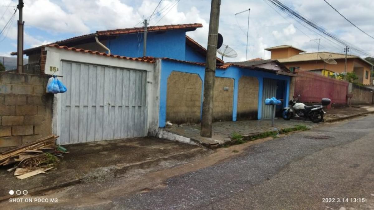 Casa, Centro, 3 Quartos, 0 Vaga