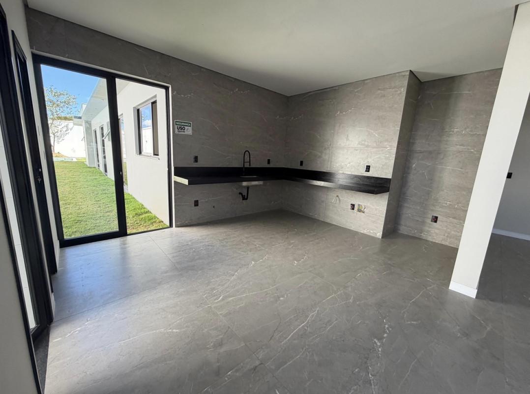 Casa, Trevo, 4 Quartos, 3 Vagas, 3 Suítes
