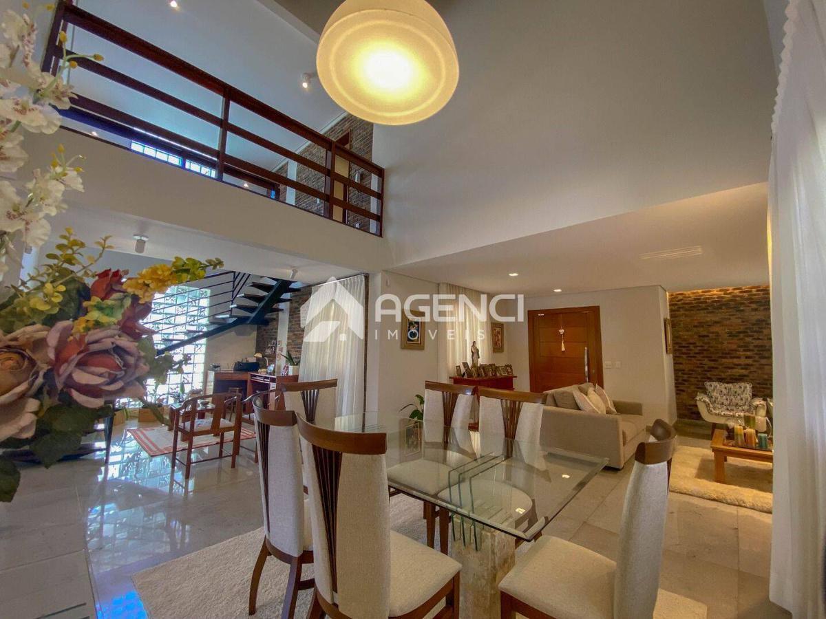 Casa, Trevo, 4 Quartos, 0 Vaga, 1 Suíte