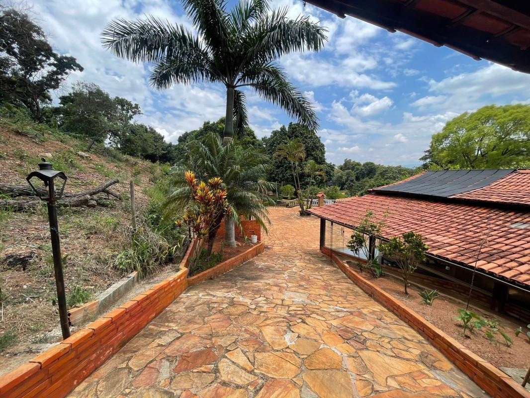 Fazenda, Chácara Bom Jardim, 4 Quartos, 2 Vagas, 4 Suítes