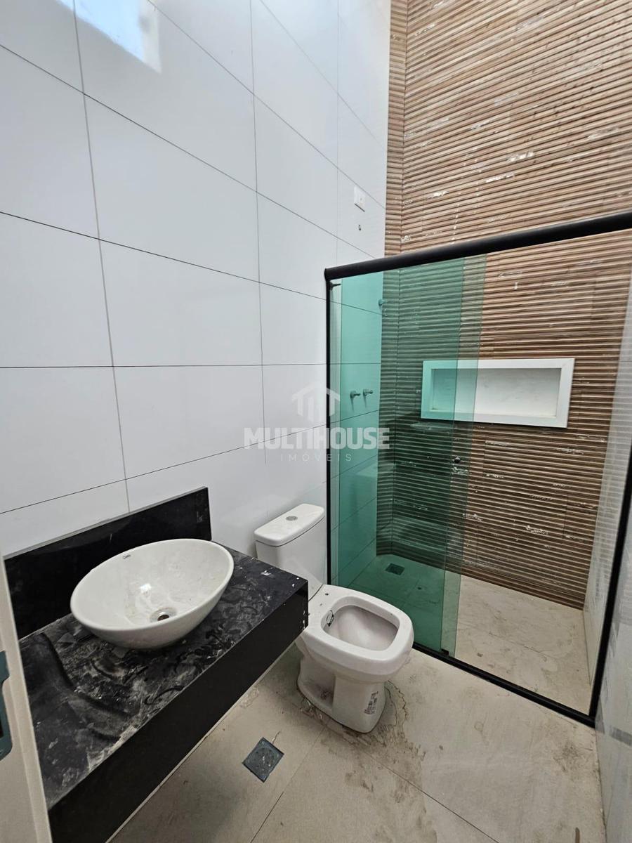 Casa, Santa Branca, 3 Quartos, 2 Vagas, 1 Suíte