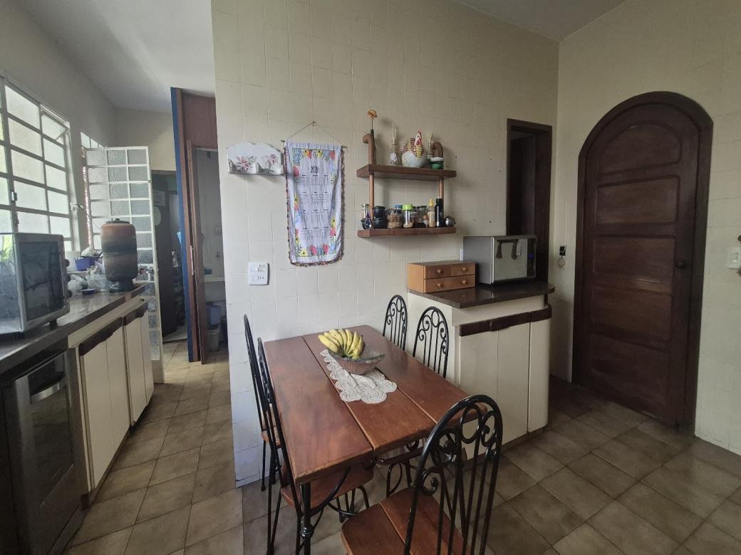 Casa, São Lucas, 4 Quartos, 8 Vagas, 2 Suítes