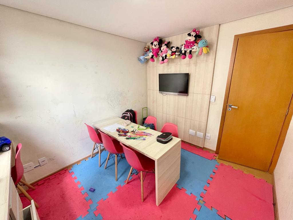 Cobertura, São José, 4 Quartos, 2 Vagas, 2 Suítes