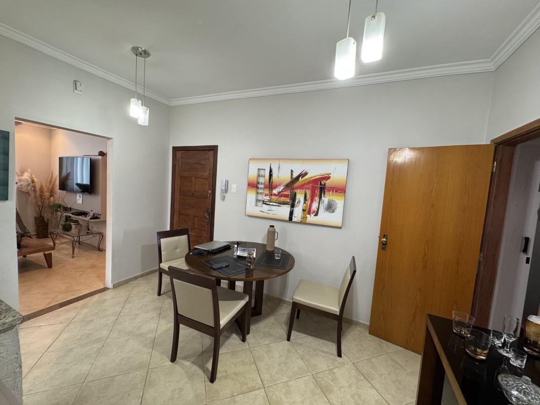 Apartamento, Sagrada Família, 2 Quartos, 1 Vaga, 1 Suíte