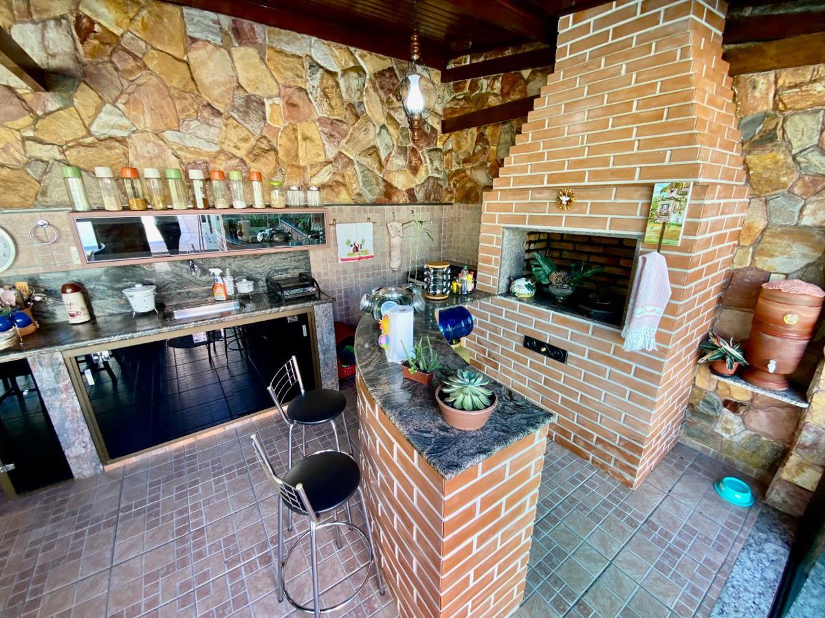 Casa, Santa Branca, 3 Quartos, 4 Vagas, 1 Suíte