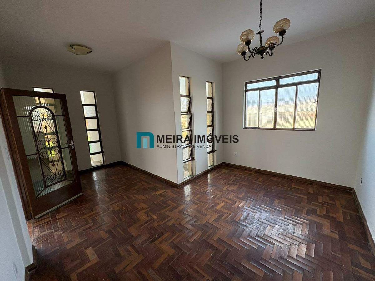 Casa, Concórdia, 6 Quartos, 0 Vaga, 1 Suíte
