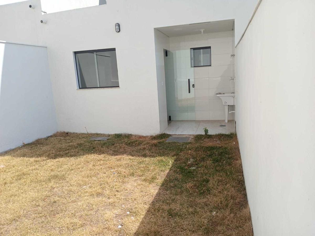 Casa, Floramar, 3 Quartos, 2 Vagas, 1 Suíte