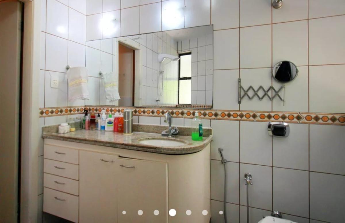 Casa, Santa Cruz, 3 Quartos, 4 Vagas, 1 Suíte