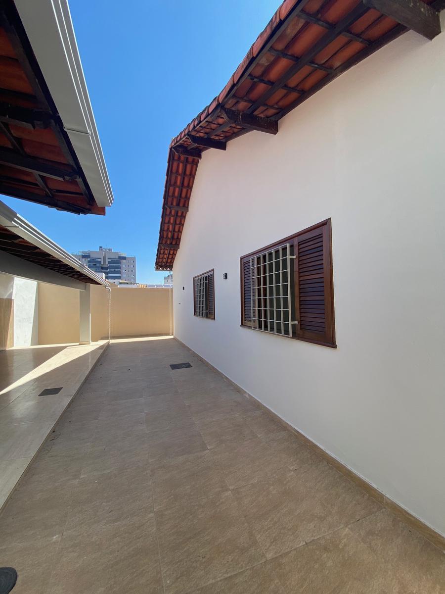 Casa, Castelo, 4 Quartos, 4 Vagas, 3 Suítes