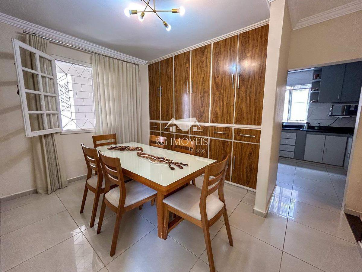 Casa, Santa Cruz Industrial, 4 Quartos, 4 Vagas, 2 Suítes