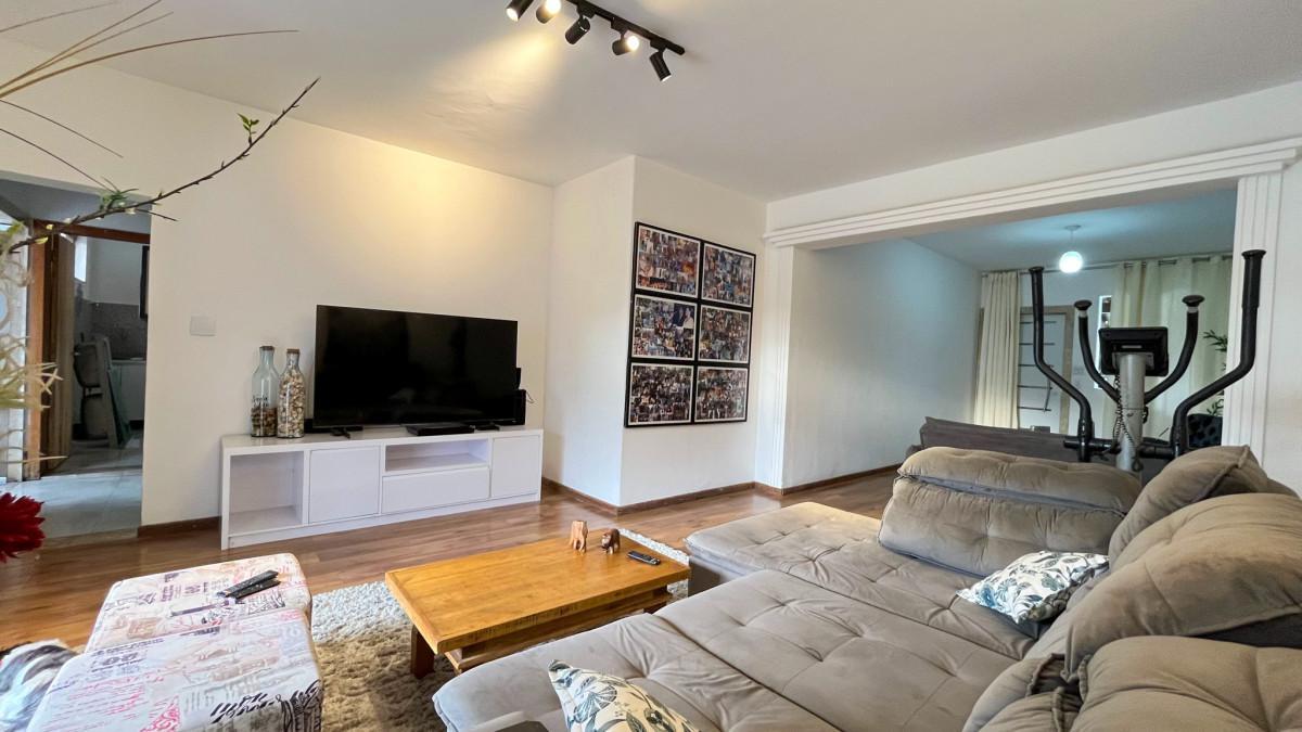 Casa, Castelo, 5 Quartos, 3 Vagas, 1 Suíte