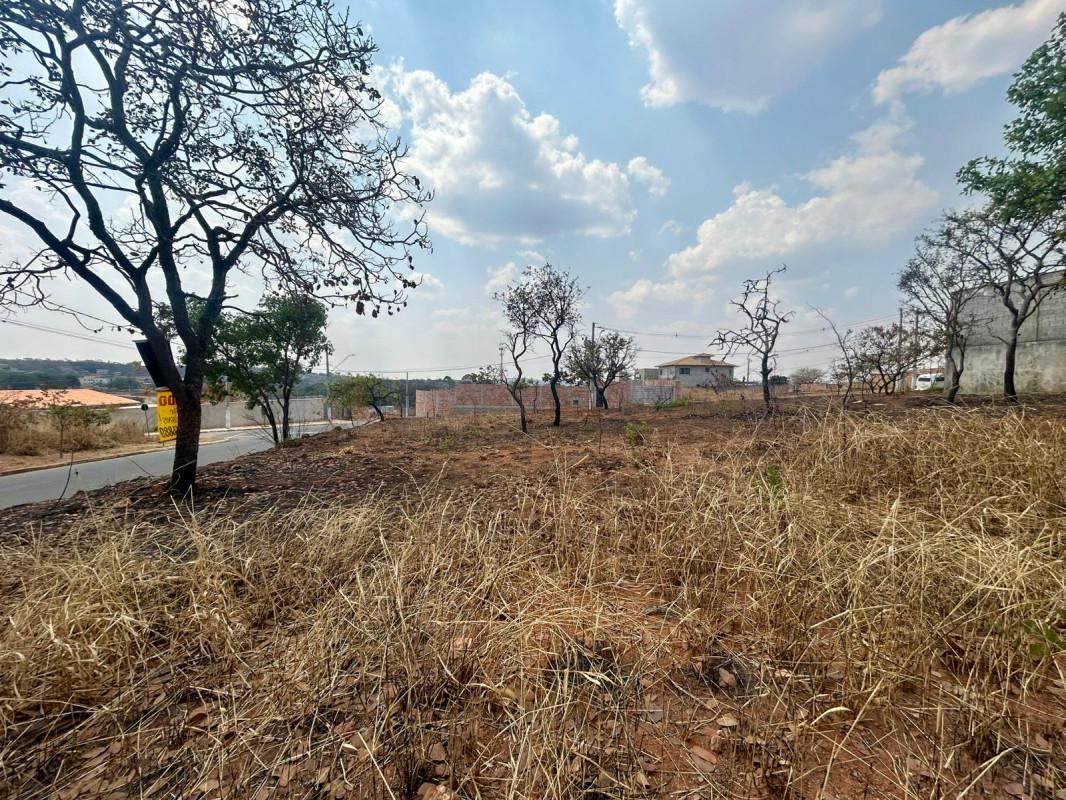 Lote, Vila dos Ipês, 0 Quarto, 0 Vaga