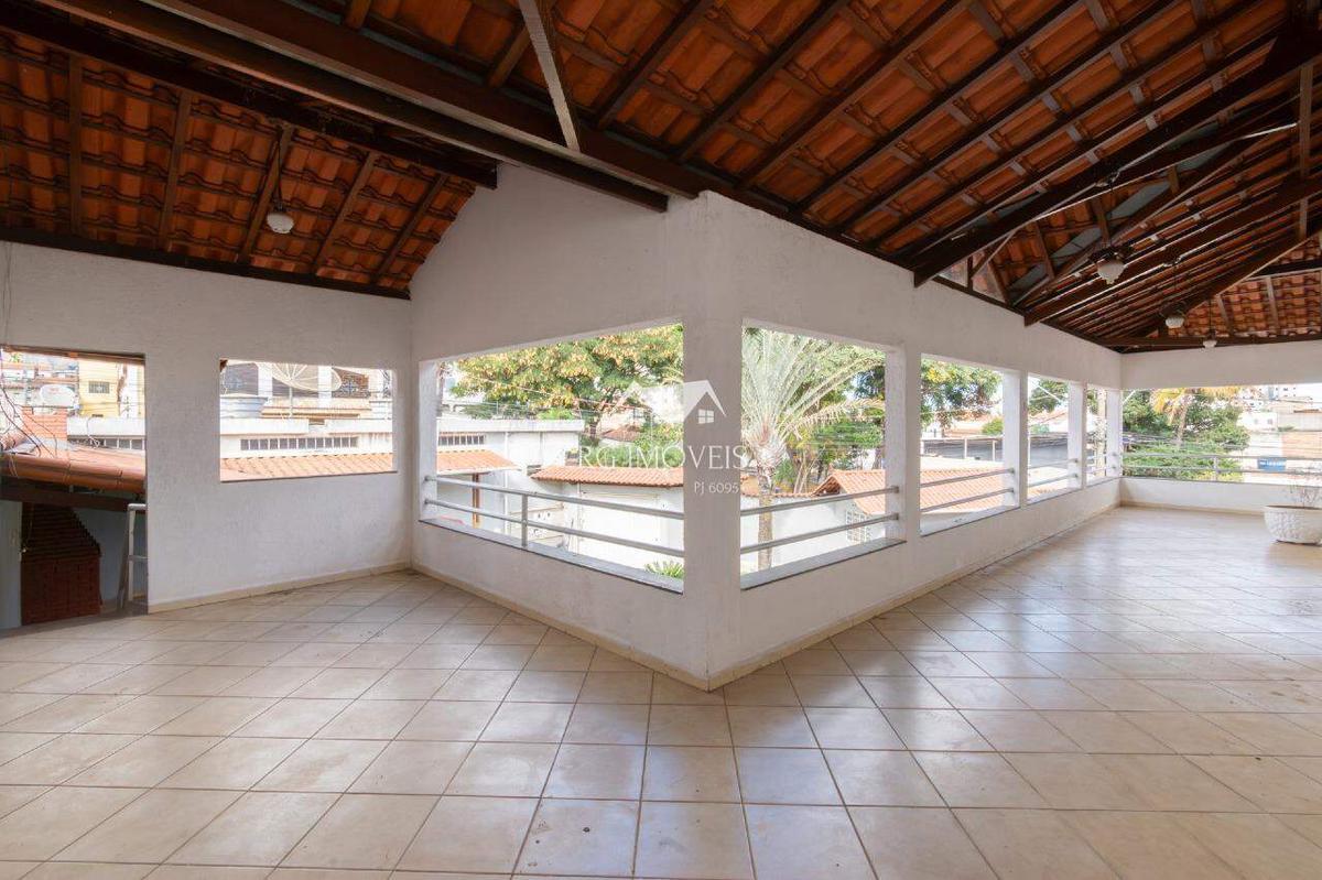 Casa, Milionários, 4 Quartos, 11 Vagas, 1 Suíte