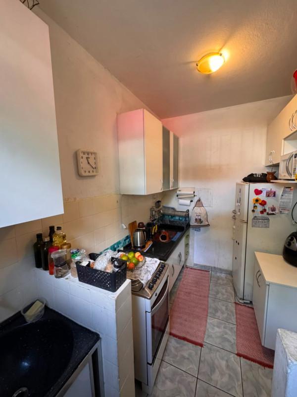 Apartamento, Tirol (barreiro), 2 Quartos, 1 Vaga