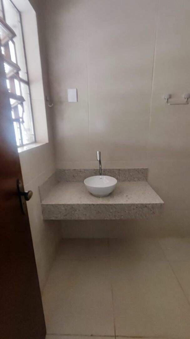 Casa, Centro, 4 Quartos, 5 Vagas, 1 Suíte