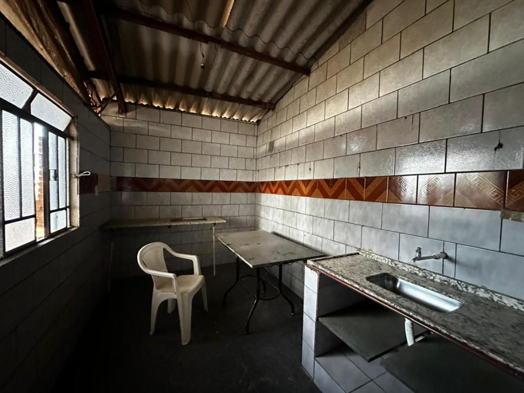 Casa, Centro, 2 Quartos, 3 Vagas