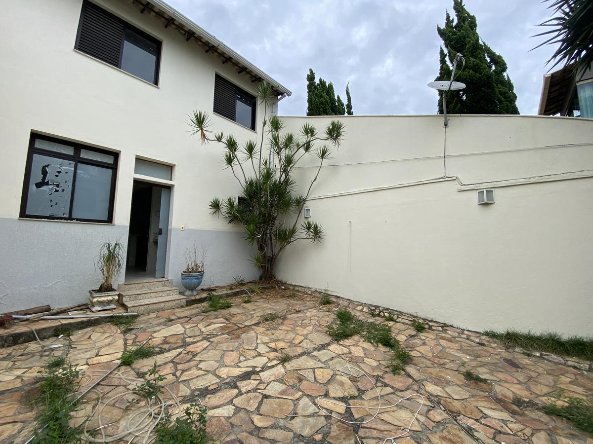 Casa, Castelo, 4 Quartos, 2 Vagas, 2 Suítes