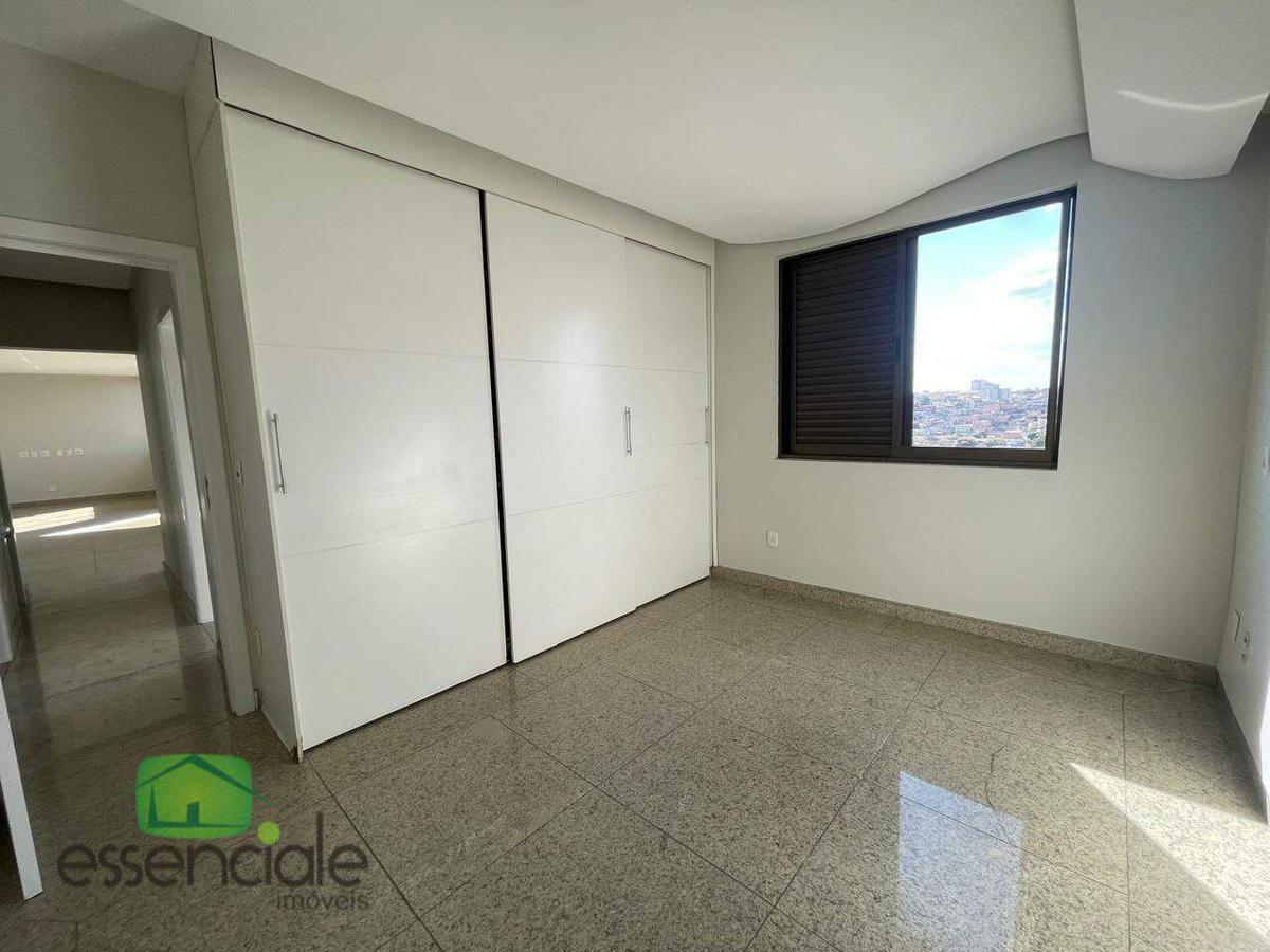 Apartamento, Barreiro, 3 Quartos, 2 Vagas, 1 Suíte