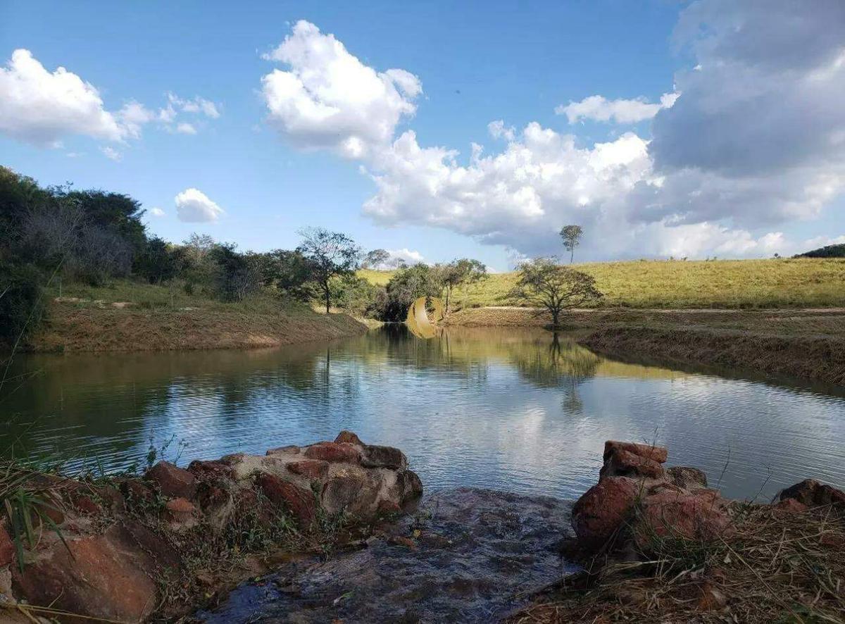 Lote, Universitário, 0 Quarto, 0 Vaga