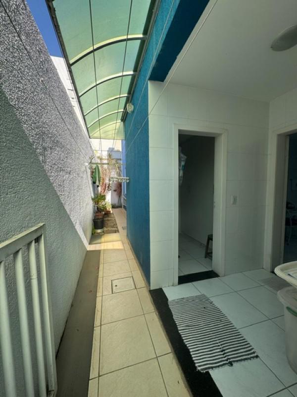 Casa, Castelo, 4 Quartos, 3 Vagas, 1 Suíte