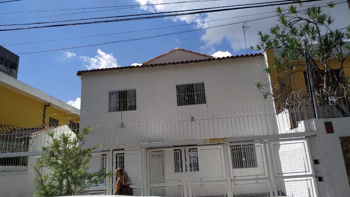 Casa Comercial, Barro Preto, 8 Quartos, 4 Vagas