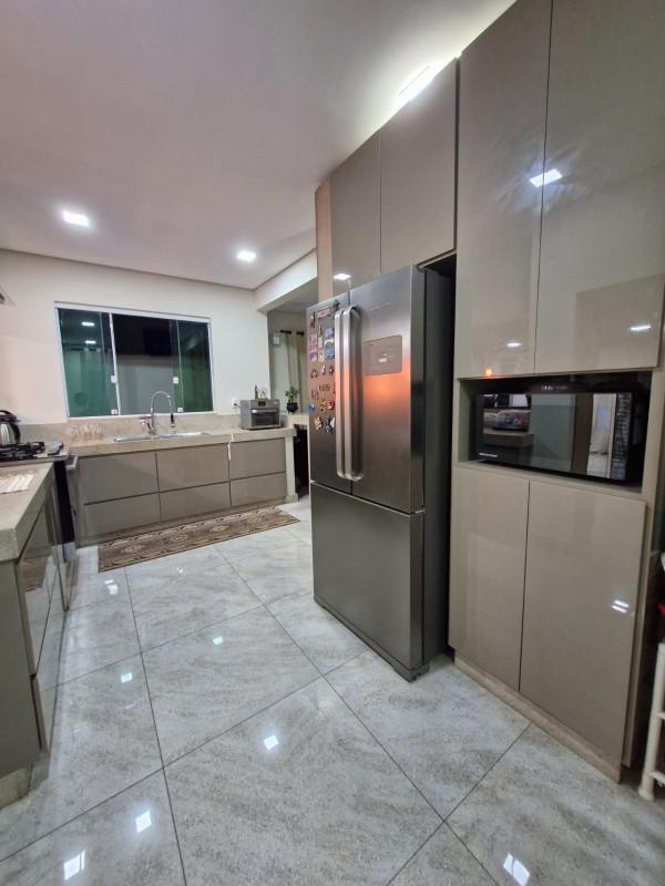 Casa, Petropolis, 3 Quartos, 4 Vagas, 1 Suíte