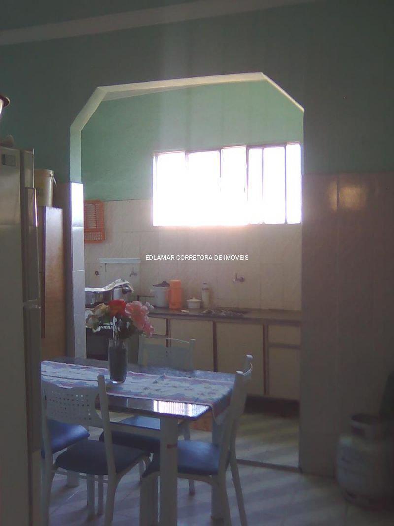 Casa, Bandeirantes, 6 Quartos, 0 Vaga, 2 Suítes