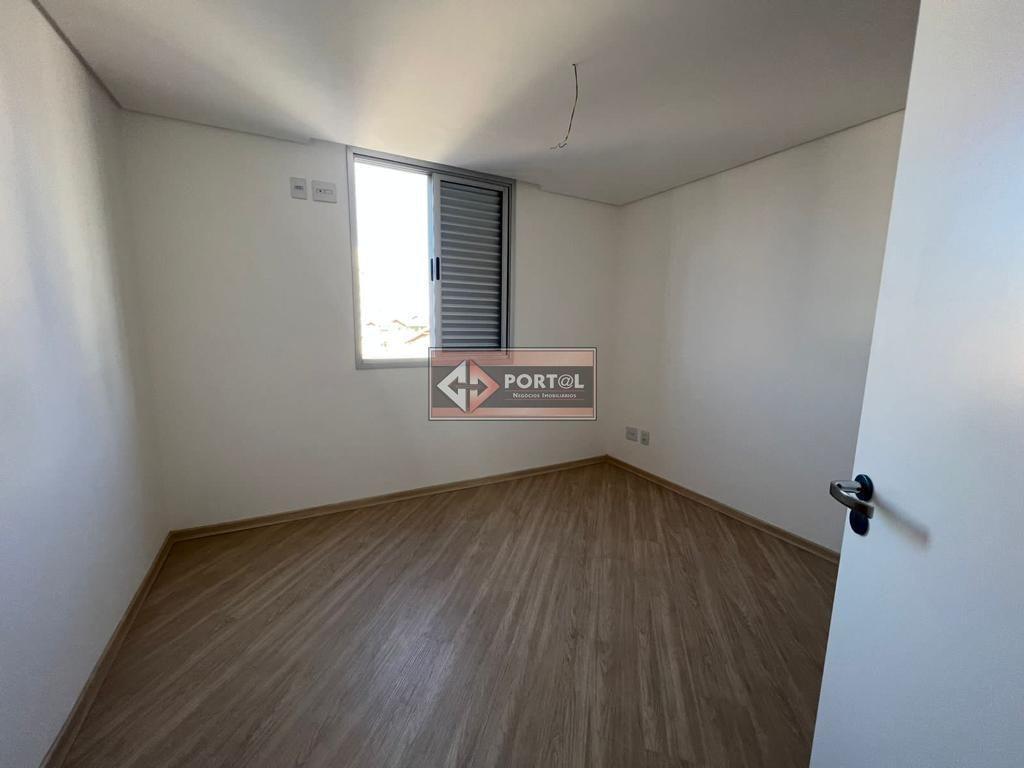 Cobertura, Ana Lúcia, 3 Quartos, 2 Vagas, 1 Suíte