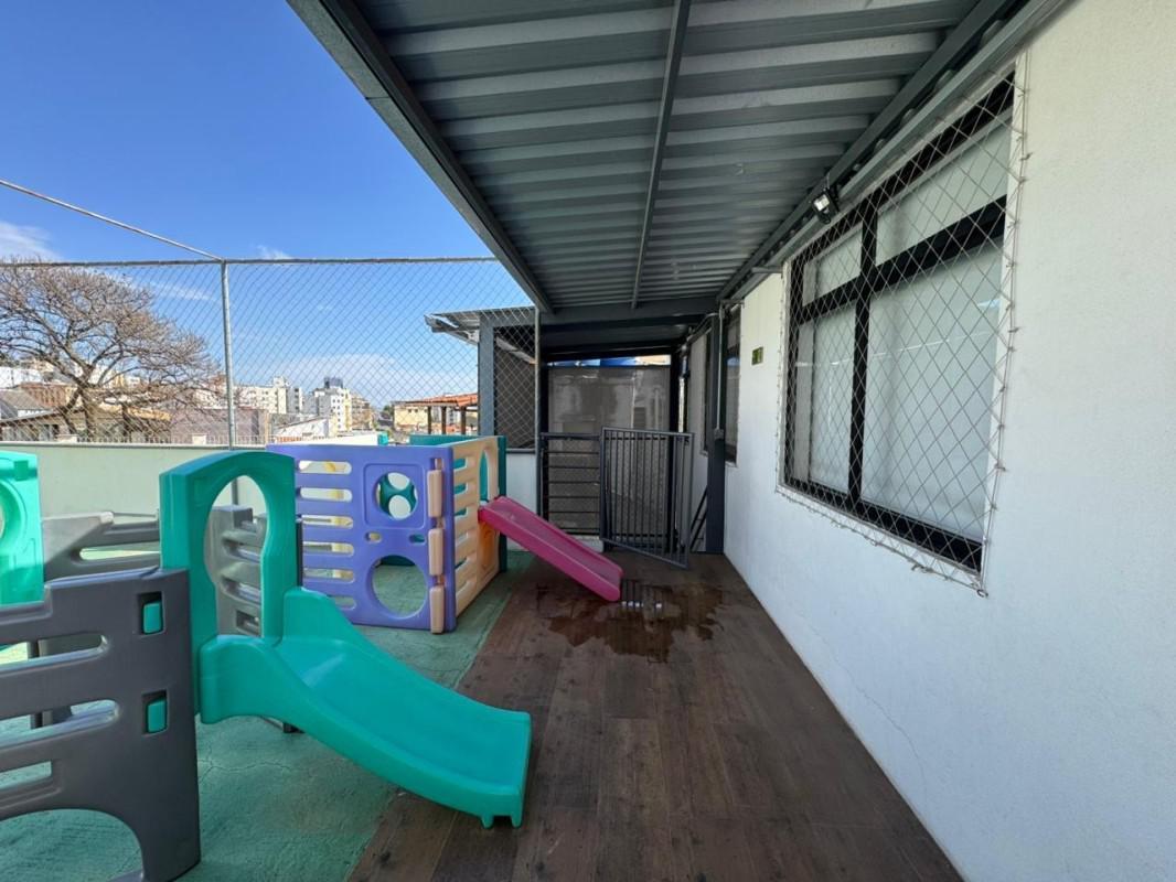 Prédio, Colégio Batista, 0 Quarto, 0 Vaga