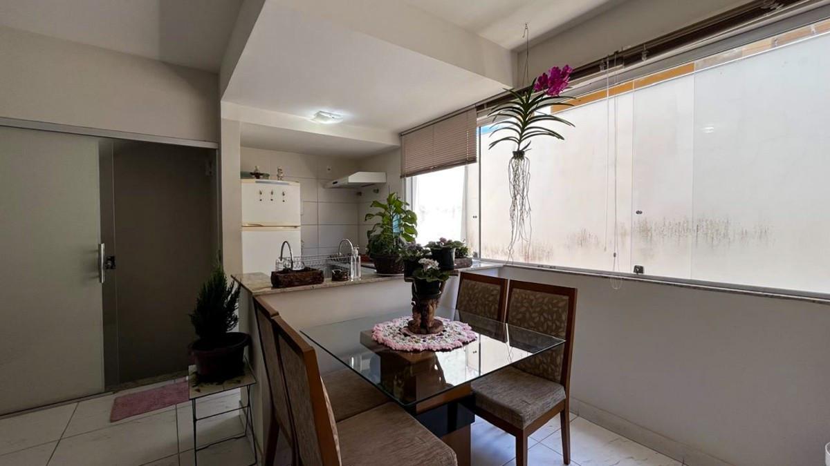 Casa, Santa Efigênia, 3 Quartos, 2 Vagas, 2 Suítes