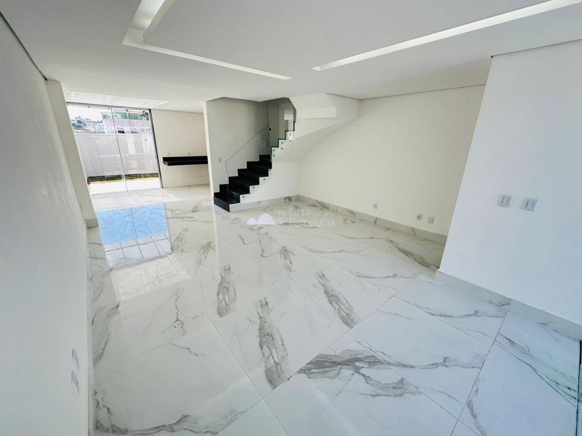 Casa, Santa Branca, 3 Quartos, 2 Vagas, 1 Suíte