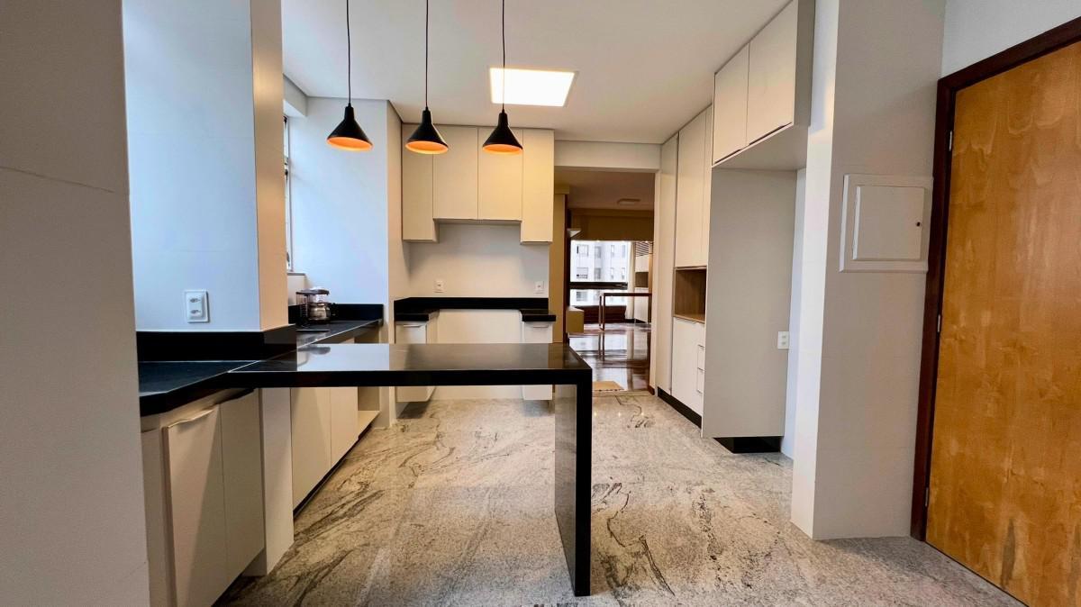 Apartamento, Savassi, 3 Quartos, 2 Vagas, 1 Suíte