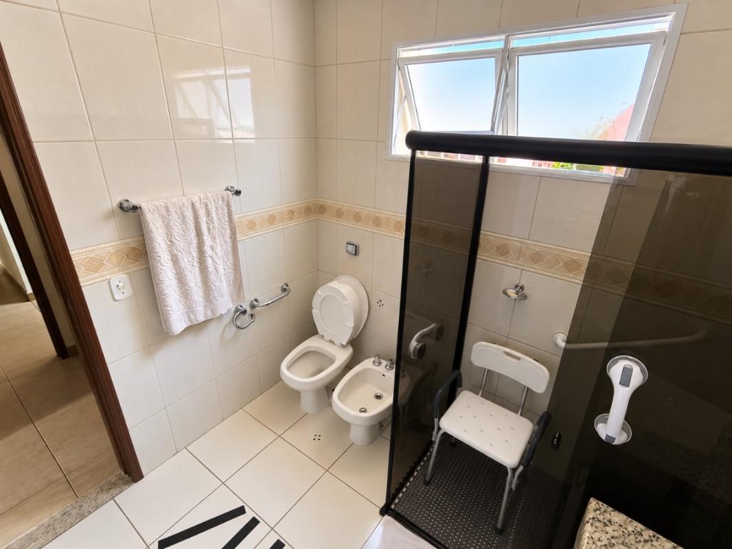 Casa, Jaraguá, 5 Quartos, 4 Vagas, 1 Suíte