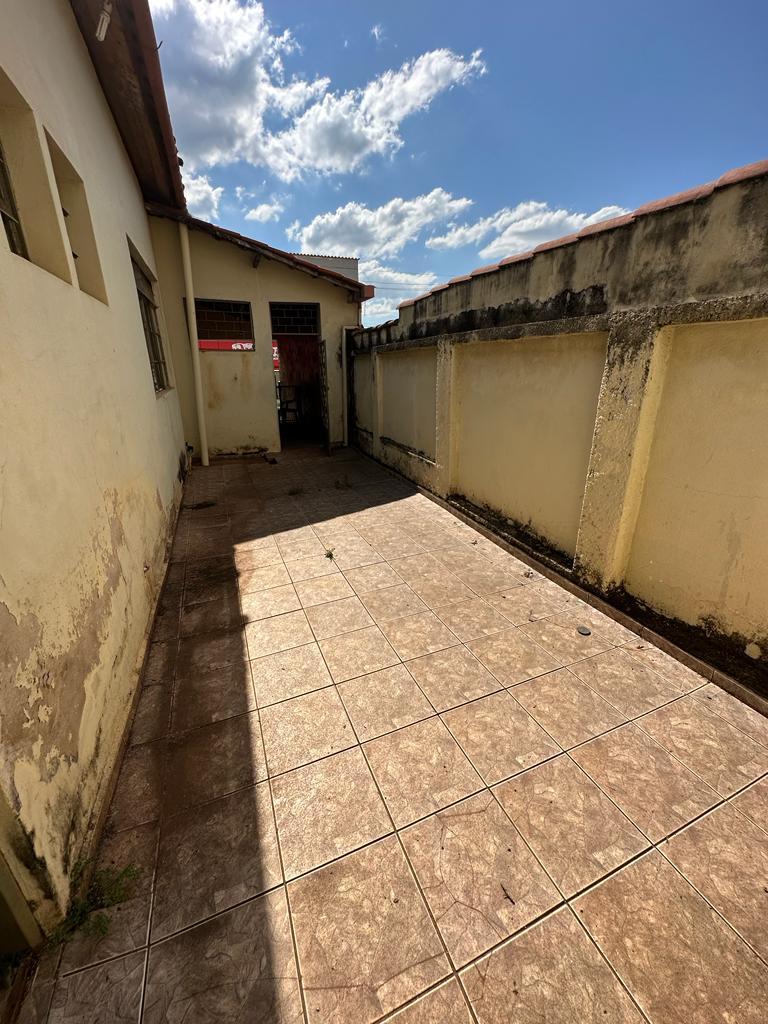 Casa, Centro, 4 Quartos, 0 Vaga